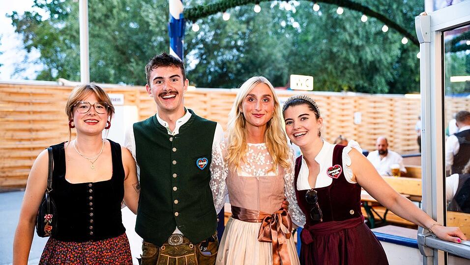 Die Partybilder vom Sonntag, 16. August, aus dem Festzelt Reisinger. Die Partybilder vom Sonntag, 16. August, aus dem Festzelt Reisinger.