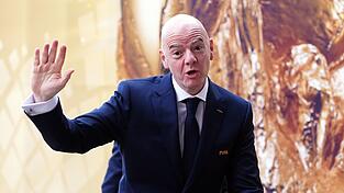 Gegen die Pläne von FIFA-Präsident Gianni Infantino gab es großen Widerstand. (Archivbild) Gegen die Pläne von FIFA-Präsident Gianni Infantino gab es großen Widerstand. (Archivbild)