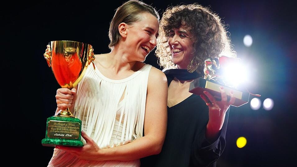 Heimsten zwei Preise f&uuml;r ihren Film ein: Mathilde Arcel und May el-Toukhy.