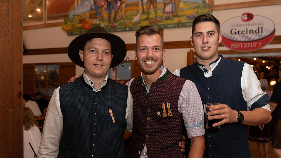 Die Partybilder vom Freitag, 11. August 2023, aus dem Festzelt Greindl. Die Partybilder vom Freitag, 11. August 2023, aus dem Festzelt Greindl.