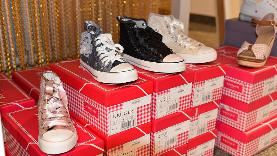 Turnschuhe niemals zur Tracht? Eine Ausnahme sind Trachtensneaker.