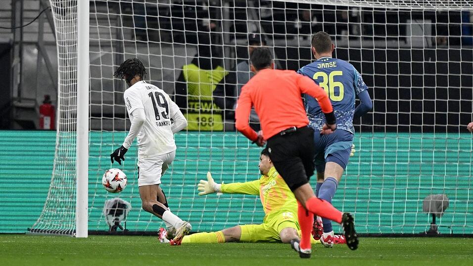 Brachte die Eintracht früh in Führung: Jean-Matteo Bahoya.
