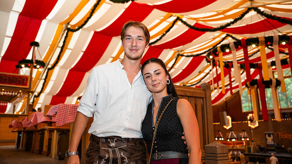 Die Partybilder vom Sonntag, 16. August, aus dem Festzelt Krönner. Die Partybilder vom Sonntag, 16. August, aus dem Festzelt Krönner.