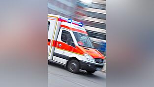 Auf dem Weg zum Einsatzort muss es schnell gehen. Baustellen bremsen den Sanka aber oft aus.