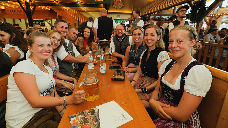 Die Partybilder vom Samstag, 10. August 2024, aus dem Festzelt Nothaft. Die Partybilder vom Samstag, 10. August 2024, aus dem Festzelt Nothaft.