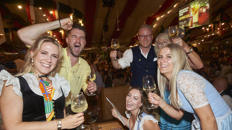 Die Partybilder vom Freitag, 7. August, aus dem Festzelt Lechner. Die Partybilder vom Freitag, 7. August, aus dem Festzelt Lechner.
