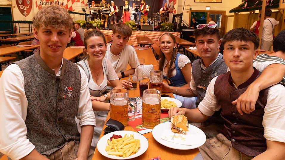 Die Partybilder vom Montag, 10. August, aus dem Festzelt Greindl. Die Partybilder vom Montag, 10. August, aus dem Festzelt Greindl.