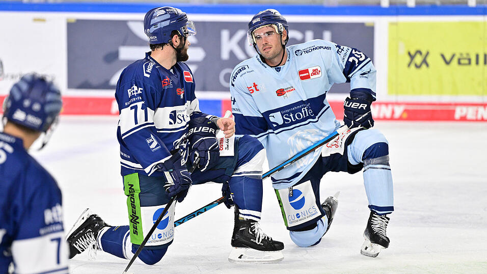 Einstimmung auf die neue Eishockey-Saison: Die Straubing Tigers beim Training.