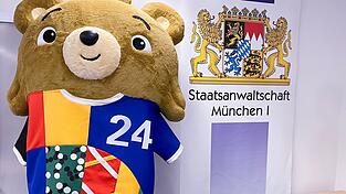 Um das gefälschte EM-Maskottchen wird es wohl einen Prozess geben (Archivbild). Um das gefälschte EM-Maskottchen wird es wohl einen Prozess geben (Archivbild).