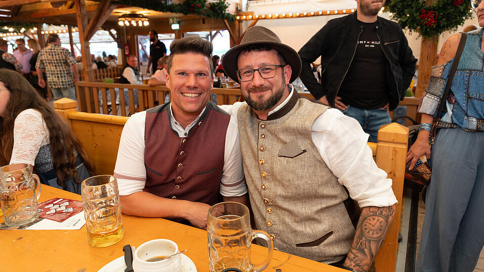 Die Partybilder vom Montag, 19. August, aus dem Festzelt Nothaft. Die Partybilder vom Montag, 19. August, aus dem Festzelt Nothaft.
