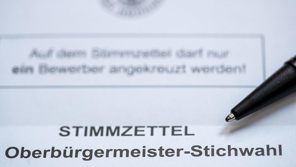 Bis zu den nächsten Stichwahlen auf kommunaler Ebene ist es in Bayern zwar noch eine Weile hin - schon jetzt ist aber klar: Es gibt vielerorts viel zu wenige Bewerber für Stadt- und Gemeinderatsposten. Die SPD will das ändern. (Illustration)