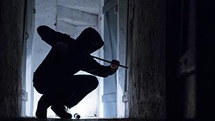 Vor allem Vereinsheime wurden in den vergangenen Tagen von den Einbrechern heimgesucht. Vor allem Vereinsheime wurden in den vergangenen Tagen von den Einbrechern heimgesucht.