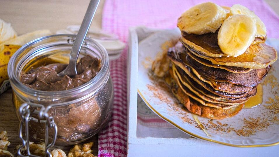 Nur die wenigsten verbinden Pfannkuchen mit gesunder Ernährung. Kati Auerswalds Rezept beweist das Gegenteil. Nur die wenigsten verbinden Pfannkuchen mit gesunder Ernährung. Kati Auerswalds Rezept beweist das Gegenteil.