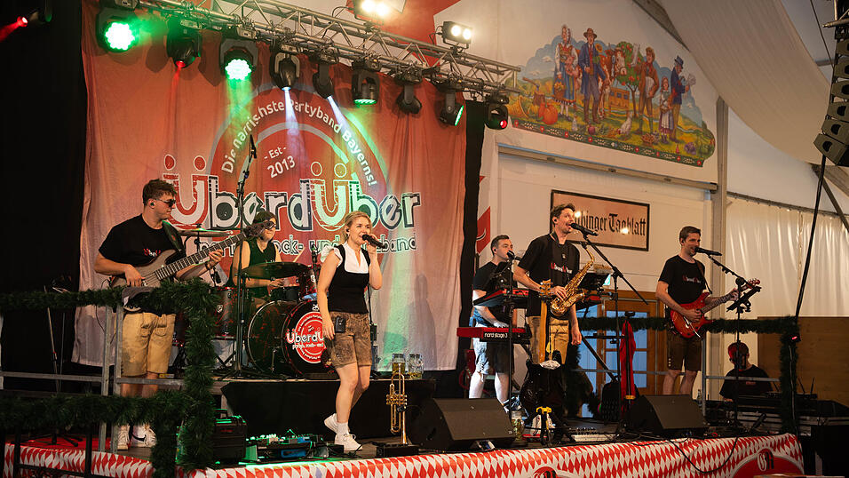Die Partybilder vom Donnerstag, 13. August, aus dem Festzelt Greindl. Die Partybilder vom Donnerstag, 13. August, aus dem Festzelt Greindl.
