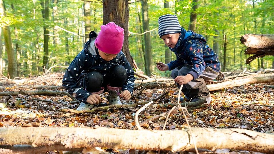 Zeit zum Spielen einplanen: So gefällt auch Kindern das Wandern.