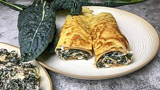 Lecker: Gefüllte Pfannkuchen mit einer Creme aus Feta und Frischkäse sind sehr nahrhaft.