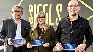 DEHOGA-Vizepr&auml;sident Andreas Brunner, Organisatorin Manuela Heizler sowie ATT-Restraurant-Inhaber Daniel Siegl (von links) pr&auml;sentierten das Programm.