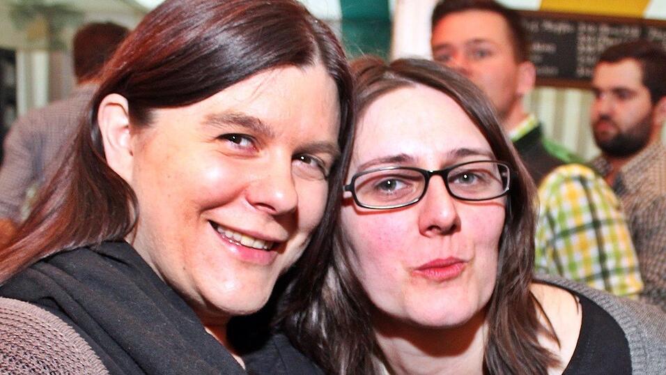 Die Fr&uuml;hjahrsdult 2017 in Landshut neigt sich dem Ende entgegen. Grund genug, noch einmal richtig in den Bierzelten zu feiern - abgerundet vom traditionellen Feuerwerk.