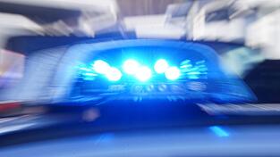 Nach einem Macheten-Alarm am U-Bahnhof im Münchner Stadtteil Neuperlach kam es zu einem größeren Polizeieinsatz, bei dem auch der U-Bahn-Verkehr gestoppt werden musste. (Symbolbild) Nach einem Macheten-Alarm am U-Bahnhof im Münchner Stadtteil Neuperlach kam es zu einem größeren Polizeieinsatz, bei dem auch der U-Bahn-Verkehr gestoppt werden musste. (Symbolbild)