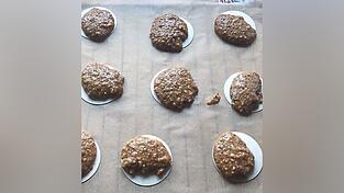 Die Oblate darf ruhig noch zu sehen sein. Die Lebkuchen gehen noch auf. Die Oblate darf ruhig noch zu sehen sein. Die Lebkuchen gehen noch auf.