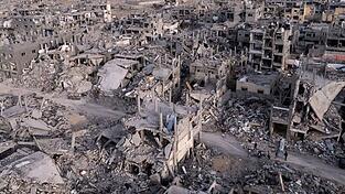 Die Leichen wurden an einem Grenzübergang zwischen Israel und dem großflächig zerstörten Gazastreifen übergeben. (Archivbild) Die Leichen wurden an einem Grenzübergang zwischen Israel und dem großflächig zerstörten Gazastreifen übergeben. (Archivbild)