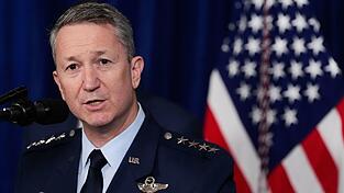 US-Generalstabschef Caine soll US-Präsident Trump laut Medienberichten vor möglichen Risiken eines Militäreinsatzes im Iran gewarnt haben. (Archivbild) US-Generalstabschef Caine soll US-Präsident Trump laut Medienberichten vor möglichen Risiken eines Militäreinsatzes im Iran gewarnt haben. (Archivbild)