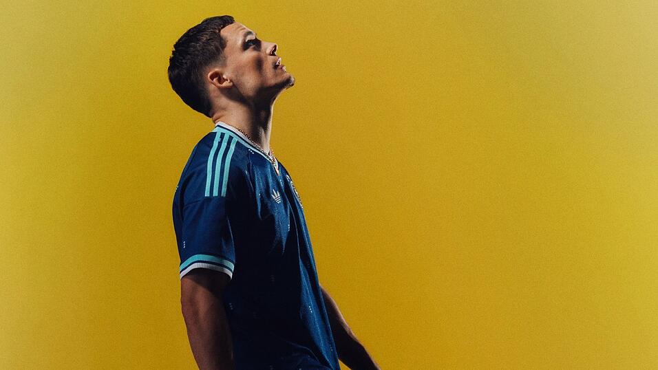 Florian Wirtz findet das neue Auswärtstrikot «ungewöhnlich». Florian Wirtz findet das neue Auswärtstrikot «ungewöhnlich».