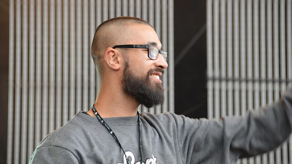 Das war am zweiten Tag des Pfings-Open-Airs in Salching auf dem Festivalgelände los. (Fotos: Florian Wende) Das war am zweiten Tag des Pfings-Open-Airs in Salching auf dem Festivalgelände los. (Fotos: Florian Wende)