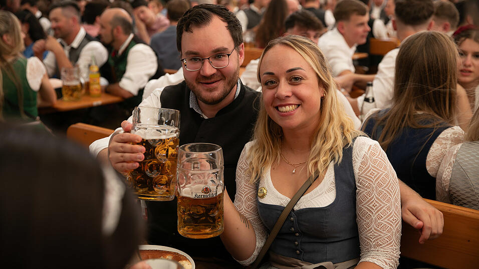 Die Partybilder vom Freitag, 8. August, aus dem Festzelt Nothaft. Die Partybilder vom Freitag, 8. August, aus dem Festzelt Nothaft.