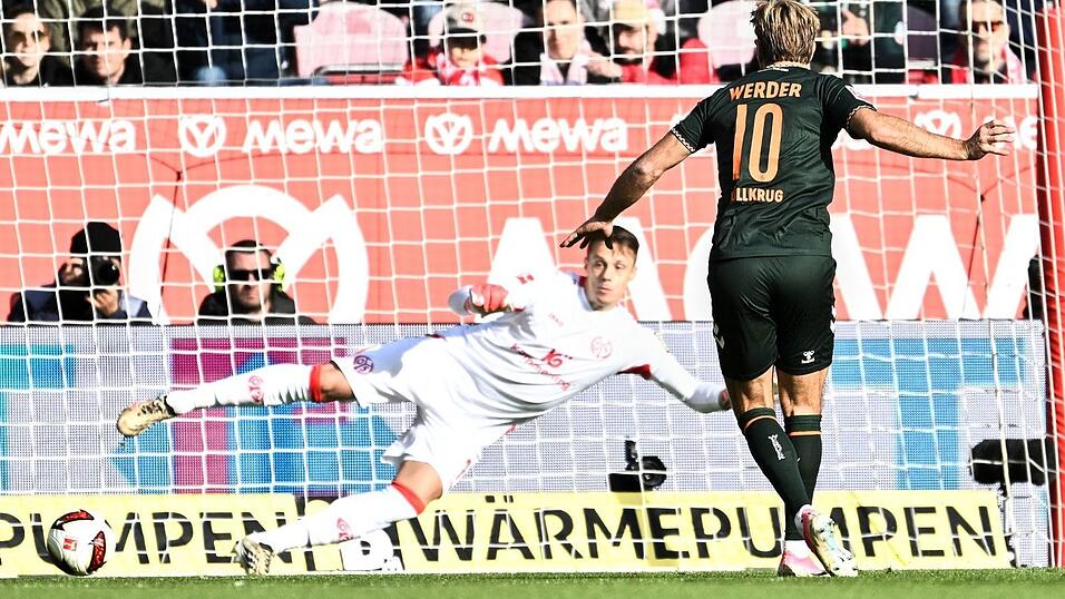 Verwandelte zwei Elfmeter: Werder-Stürmer Niclas Füllkrug. Verwandelte zwei Elfmeter: Werder-Stürmer Niclas Füllkrug.