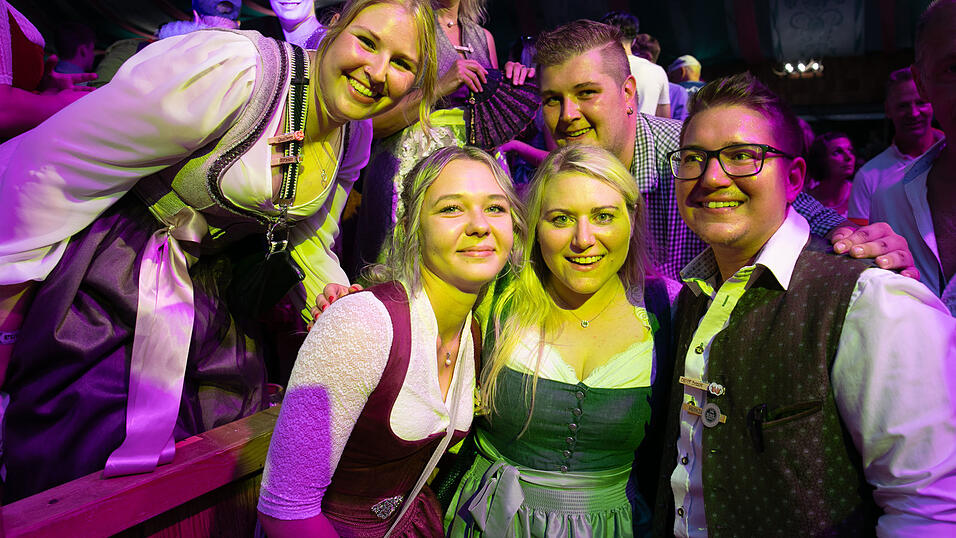 Die Partybilder vom Freitag, 15. August, aus dem Festzelt Weckmann. Die Partybilder vom Freitag, 15. August, aus dem Festzelt Weckmann.