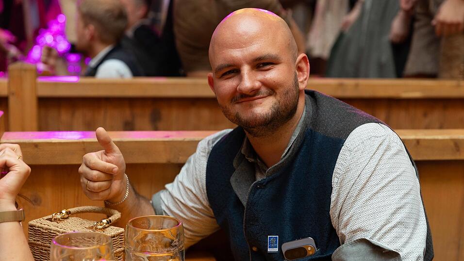Die Partybilder vom Samstag, 8. August, aus dem Festzelt Weckmann. Die Partybilder vom Samstag, 8. August, aus dem Festzelt Weckmann.