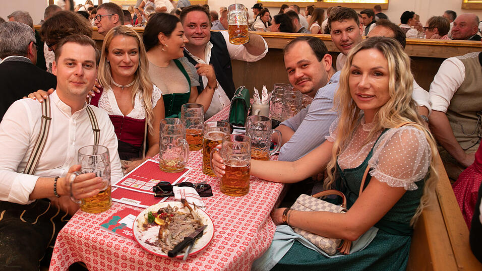 Die Partybilder vom Freitag, 8. August, aus dem Festzelt Krönner. Die Partybilder vom Freitag, 8. August, aus dem Festzelt Krönner.