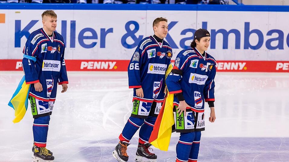 Die Straubing Tigers haben die Augsburger Panther mit 3:1 besiegt. Die Straubing Tigers haben die Augsburger Panther mit 3:1 besiegt.