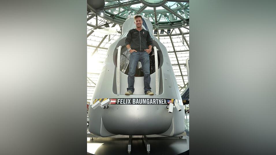 Baumgartner mit Österreich-Fahne. (Archivbild)