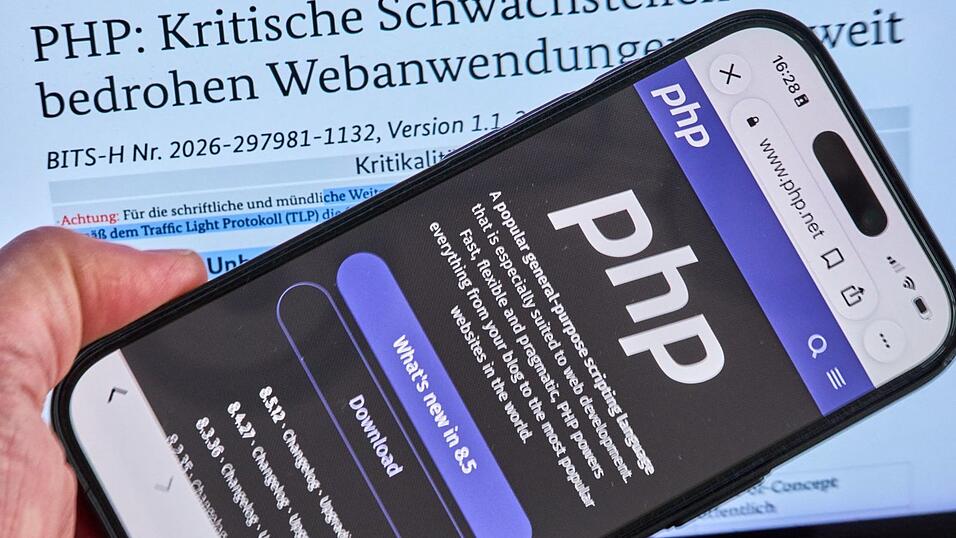 Dank KI können Angreifer eine veröffentlichte Sicherheitslücke heute in Minuten oder Stunden für Attacken nutzen. Die Entwicklung werde noch eine Weile andauern, glaubt ein Experte der Cyberagentur des Bundes. (Symbolbild= Dank KI können Angreifer eine veröffentlichte Sicherheitslücke heute in Minuten oder Stunden für Attacken nutzen. Die Entwicklung werde noch eine Weile andauern, glaubt ein Experte der Cyberagentur des Bundes. (Symbolbild=