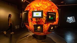 Ein Modell der Sonne im Nawareum. Ein Modell der Sonne im Nawareum.