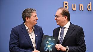 Die Präsidentin des Bundesamtes für Sicherheit in der Informationstechnik (BSI), Claudia Plattner, war von der früheren Bundesinnenministerin, Nancy Faeser (SPD), ernannt worden. Die Präsidentin des Bundesamtes für Sicherheit in der Informationstechnik (BSI), Claudia Plattner, war von der früheren Bundesinnenministerin, Nancy Faeser (SPD), ernannt worden.