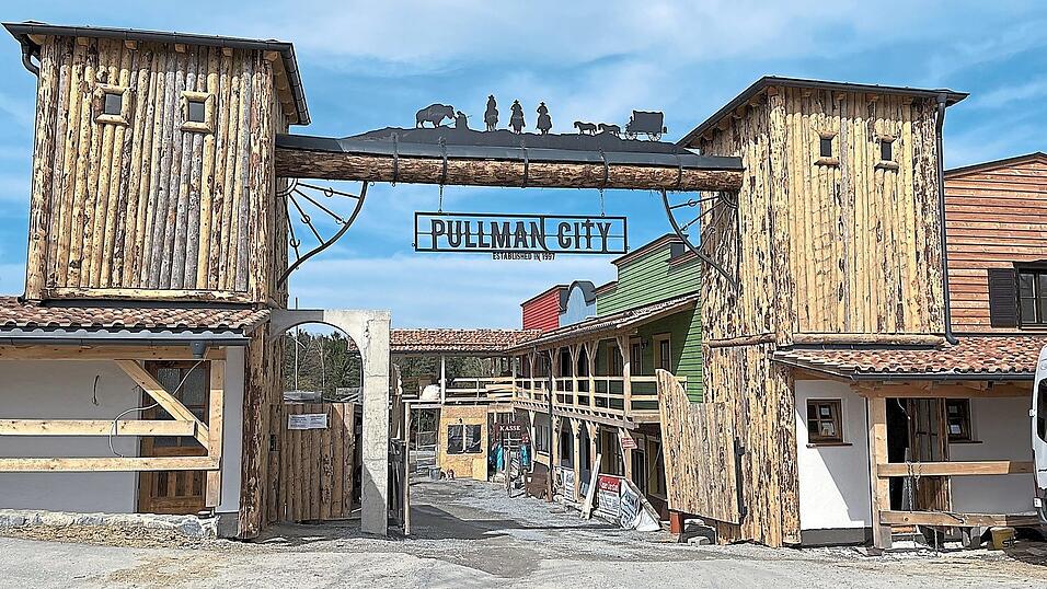Neu: Das Eingangstor zur Westernstadt. Bald soll in Pullman City wieder Western-Feeling in familiärer Atmosphäre herrschen.