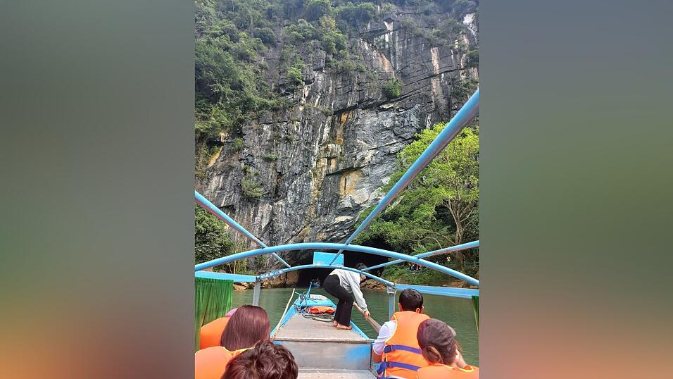 Bilder von der Tour zur Sơn-Đoòng-Höhle.