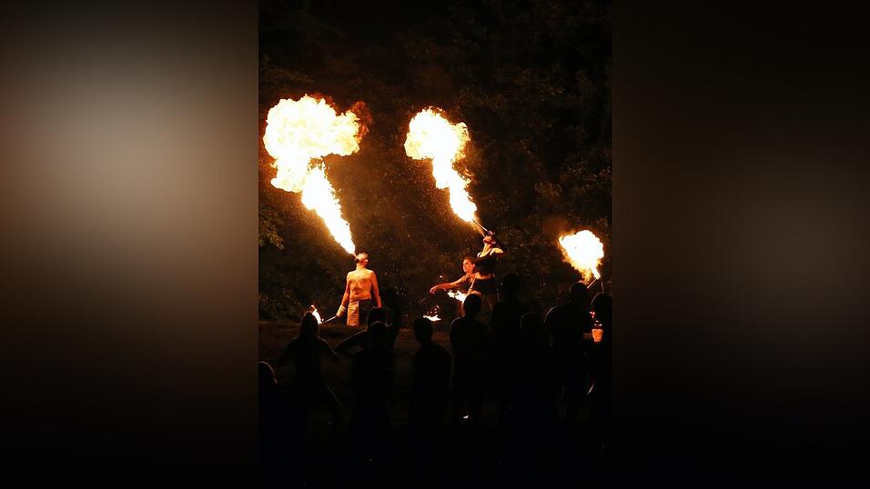 Auf dem 30. Labertalfestival wurde fröhlich miteinander gefeiert. Auf dem 30. Labertalfestival wurde fröhlich miteinander gefeiert.
