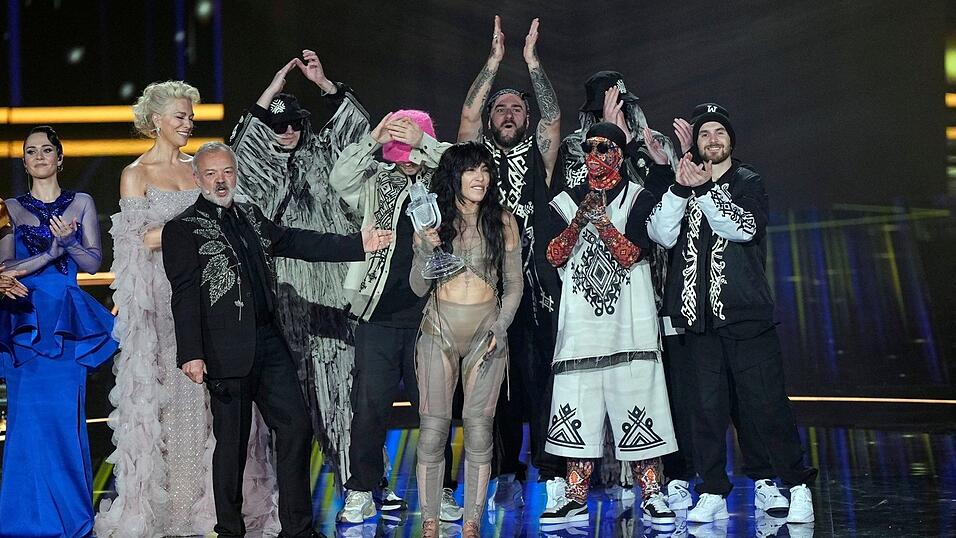 Loreen aus Schweden feiert den Sieg im großen Finale. Loreen aus Schweden feiert den Sieg im großen Finale.