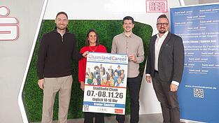 Die Organisatoren Markus Ziereis, Tanja Schwander und Jim-Patrick Müller (von links) stellen gemeinsam mit Christoph Muhr, zuständig für Marketing bei der Sparkasse Cham, das Rahmenprogramm vor. Die Organisatoren Markus Ziereis, Tanja Schwander und Jim-Patrick Müller (von links) stellen gemeinsam mit Christoph Muhr, zuständig für Marketing bei der Sparkasse Cham, das Rahmenprogramm vor.