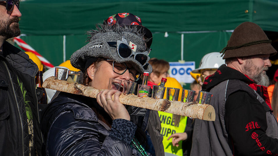Am Samstag fand der Faschingsumzug in Otzing (Kreis Deggendorf) statt. Am Samstag fand der Faschingsumzug in Otzing (Kreis Deggendorf) statt.