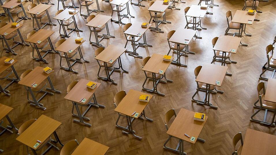 Alle m&uuml;ssen drei schriftliche und zwei m&uuml;ndliche Pr&uuml;fungen absolvieren. (Archivbild)