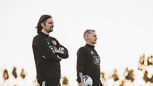 Blicken der Premierensaison des St. Louis City SC in der MLS ebenso freudig wie gespannt entgegen: Sportdirektor Lutz Pfannenstiel (links) und Chefcoach Bradley Carnell.
