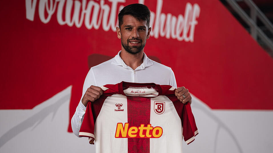 Lukas M&uuml;hl tr&auml;gt k&uuml;nftig das Jahn-Trikot.