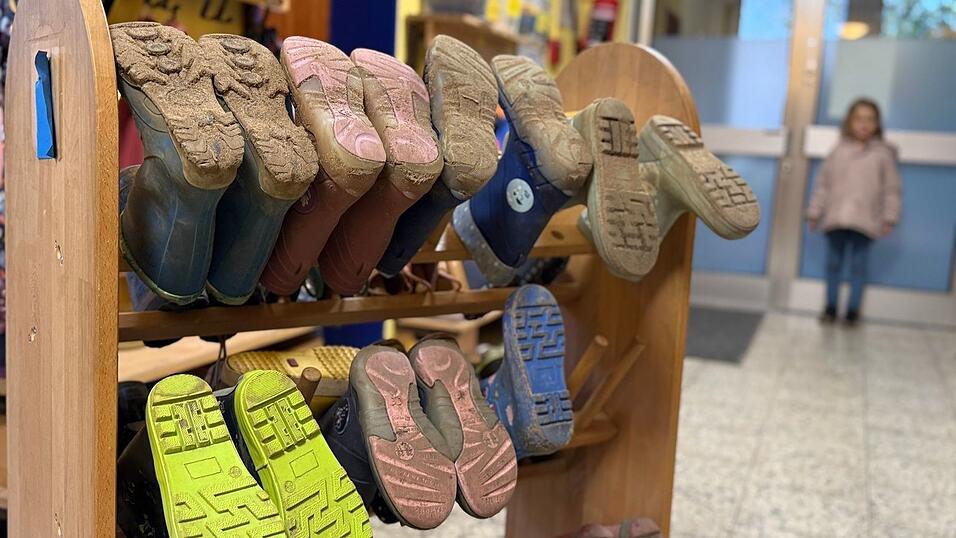 Nach wie vor gibt es deutliche Unterschiede zwischen den östlichen (Betreuungsquote 54,9 Prozent) und den westlichen (Betreuungsquote 34,5 Prozent) Bundesländern. (Symbolbild) Nach wie vor gibt es deutliche Unterschiede zwischen den östlichen (Betreuungsquote 54,9 Prozent) und den westlichen (Betreuungsquote 34,5 Prozent) Bundesländern. (Symbolbild)