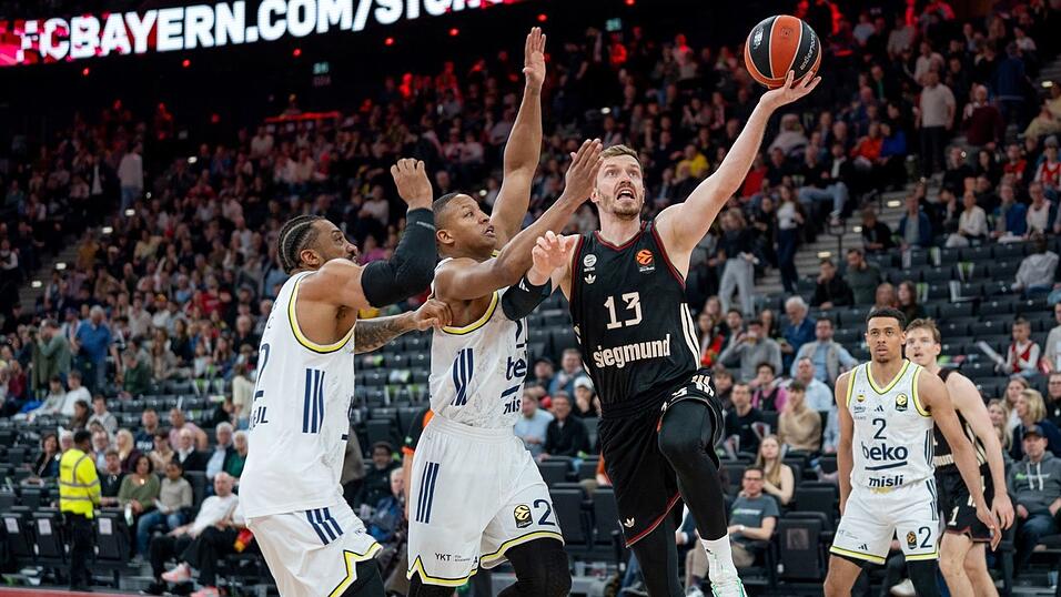 Andreas Obst zieht zum Korb.