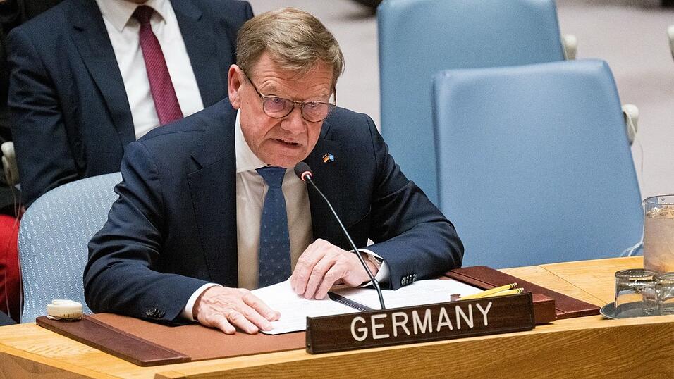 Au&szlig;enminister Johann Wadephul (CDU) warnt in einer Sitzung des UN-Sicherheitsrats in New York vor einer weiteren Eskalation des Iran-Krieges.
